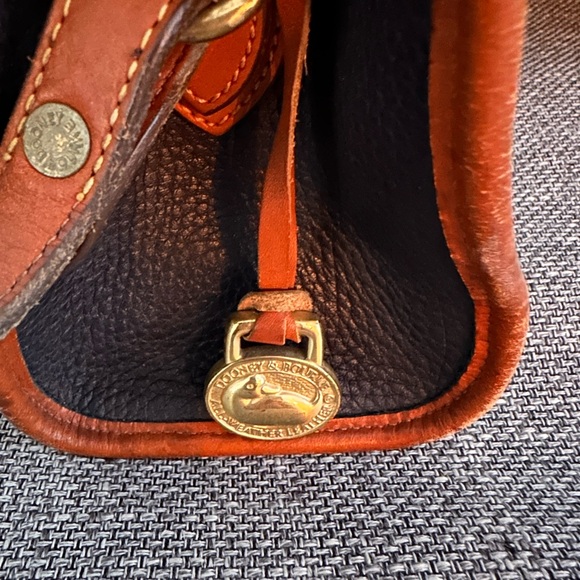 Dooney & Bourke vintage crossbody bag - Picture 4 of 4